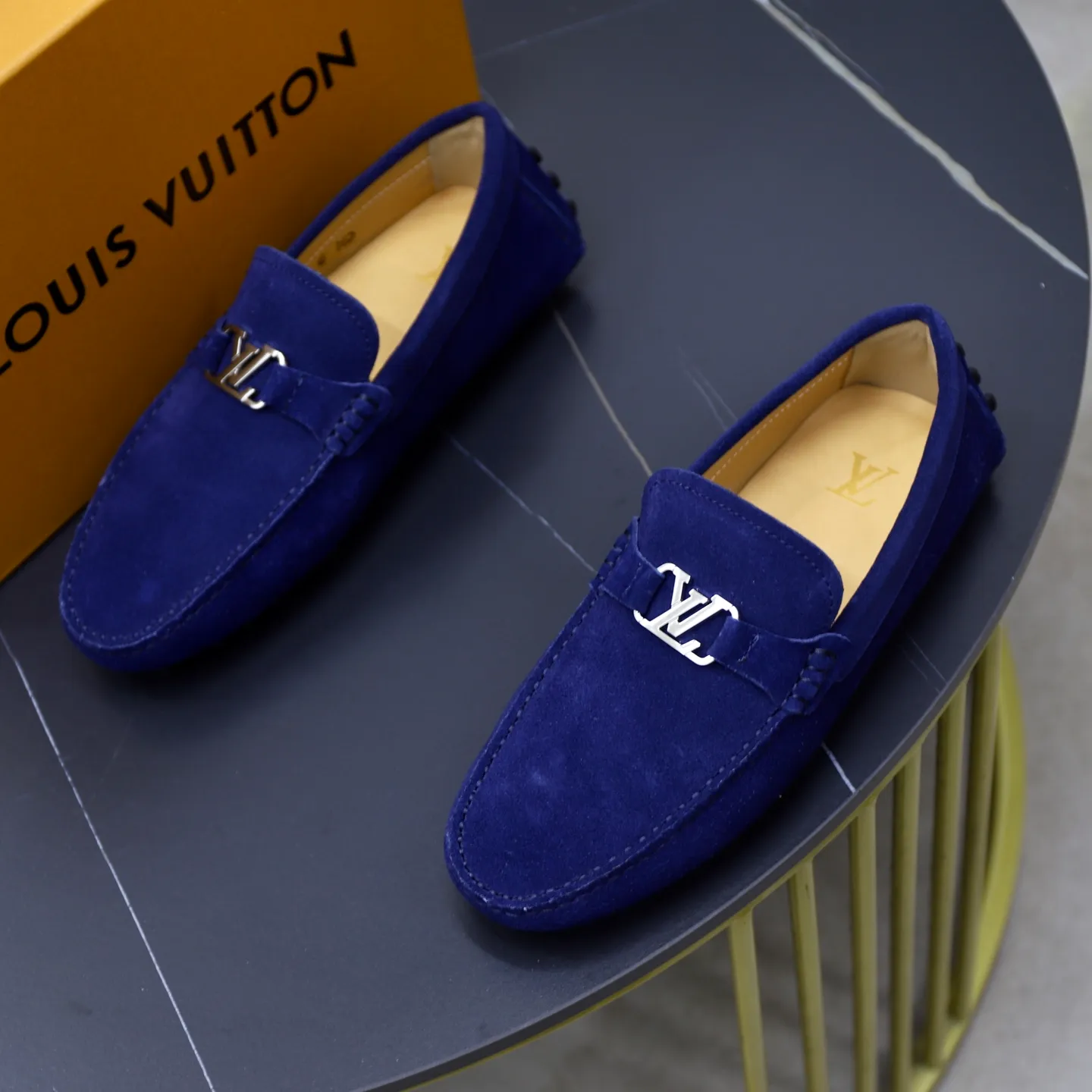 Ex-factory price: 480💰【LV】Louis Vuitton ⚠️High-end men’s driving and pedal series ⚠️38-44 (customized for 45) ⚠️All original cowhide leather! Thick and soft! Made entirely of calfskin lining! The latest non-slip beanie sole! Three-dimensional package technology! Fashionable and classic! Handicrafts! Original high quality! Feel free to compare!